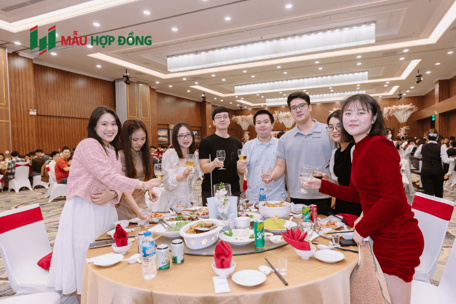 Hợp đồng đặt tiệc tất niên 2